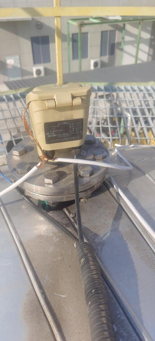Ultrasonic level gauge: principle, selection 